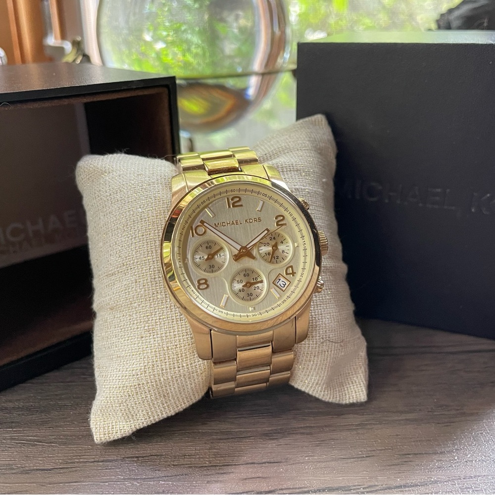 Michael Kors Gold Wrist Watch Runway Stainless Gold with Box Midsize 5055